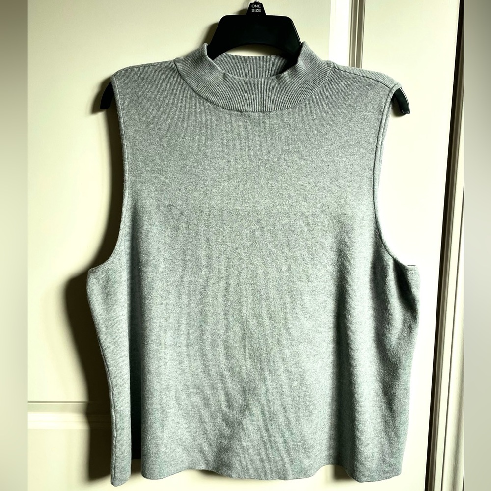 CARA SANTANA X NINE WEST Gray Sleeveless Sweater Size 2X